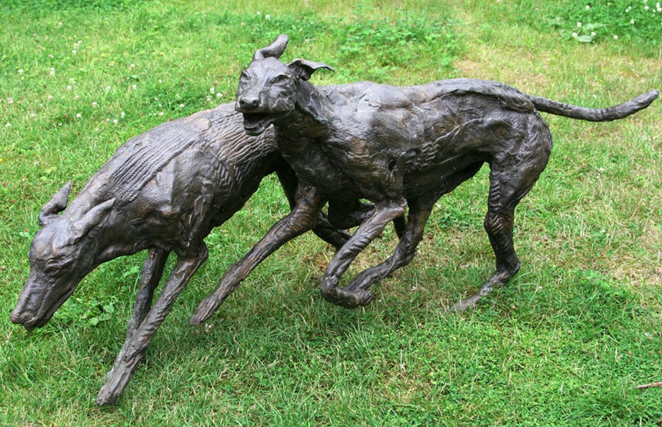 TWO HOUNDS A-HUNTING